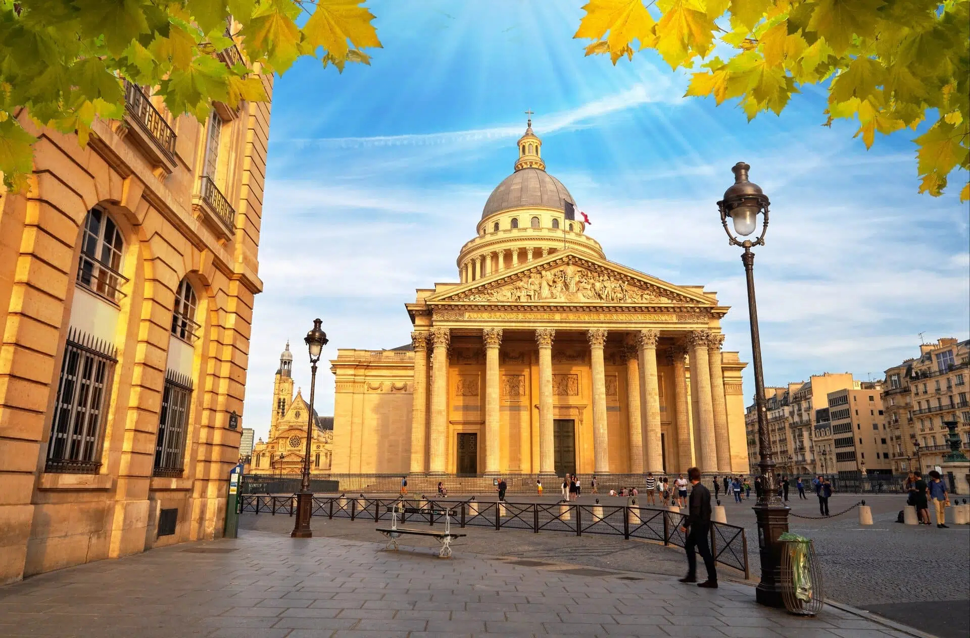 Step 7: From Les Invalides to the Panthéon (4 km) - Paris by bike