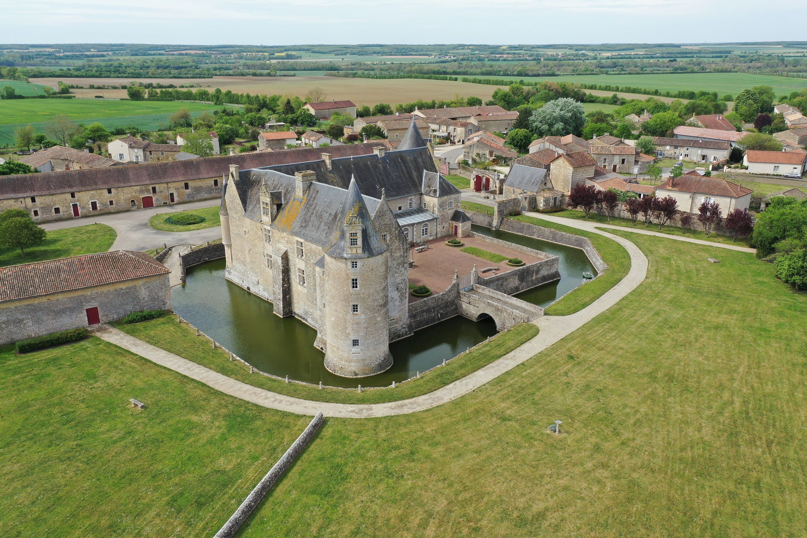 Day 6: Ruffec to Melle – 72.88 km of history and scenic countryside
