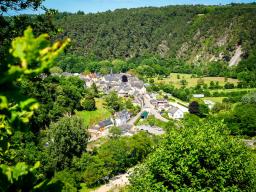 Saint-Léonard-des-Bois – Beaumont-sur-Sarthe: Medieval Getaway