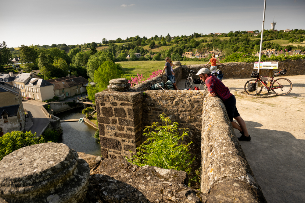 Day 2: Saint-Léonard-des-Bois – Beaumont-sur-Sarthe (33 km): A Medieval Getaway