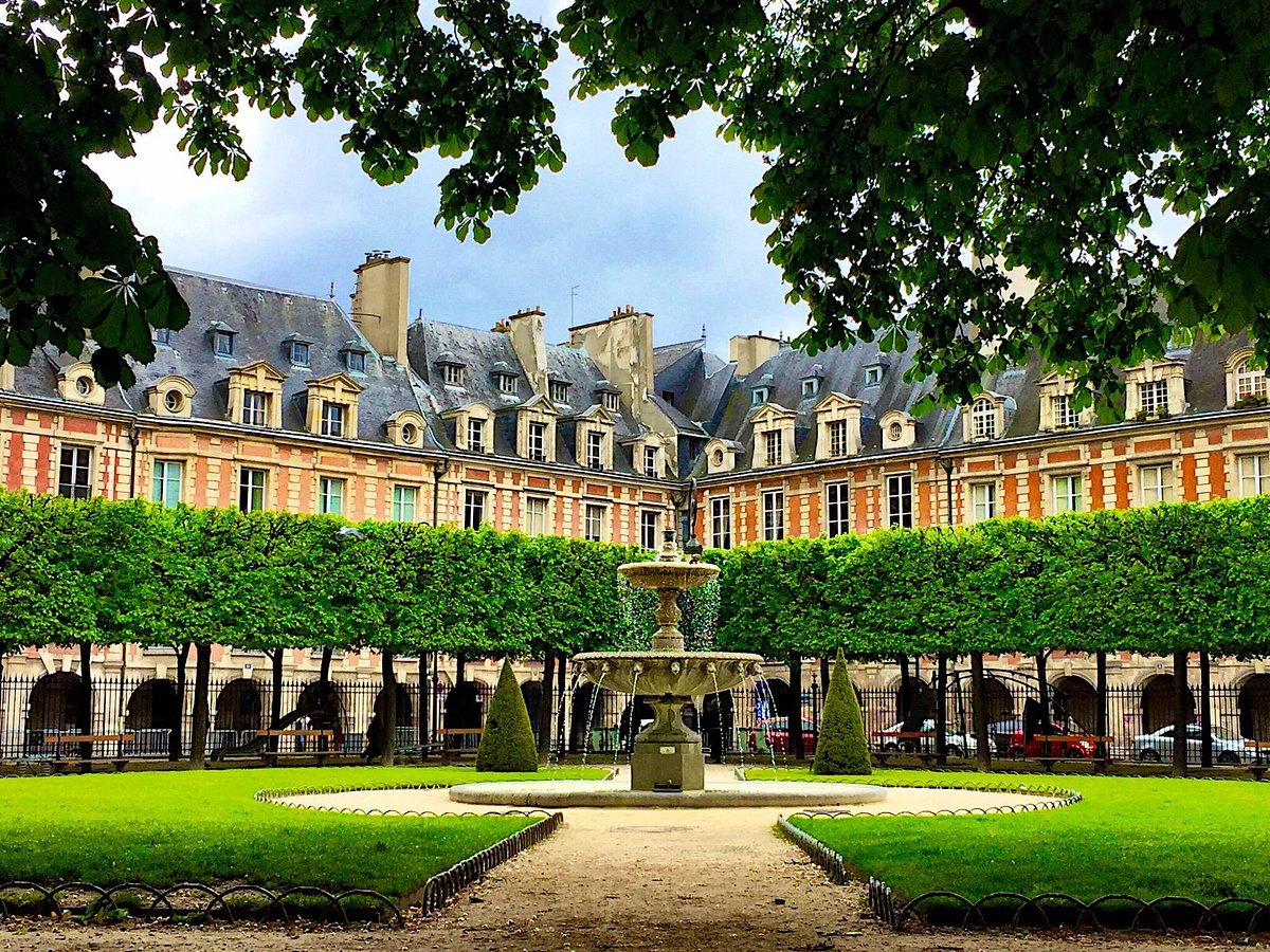 Stage 5: From Nation to Place des Vosges, full of history (2.5km) - Paris vivant by bike