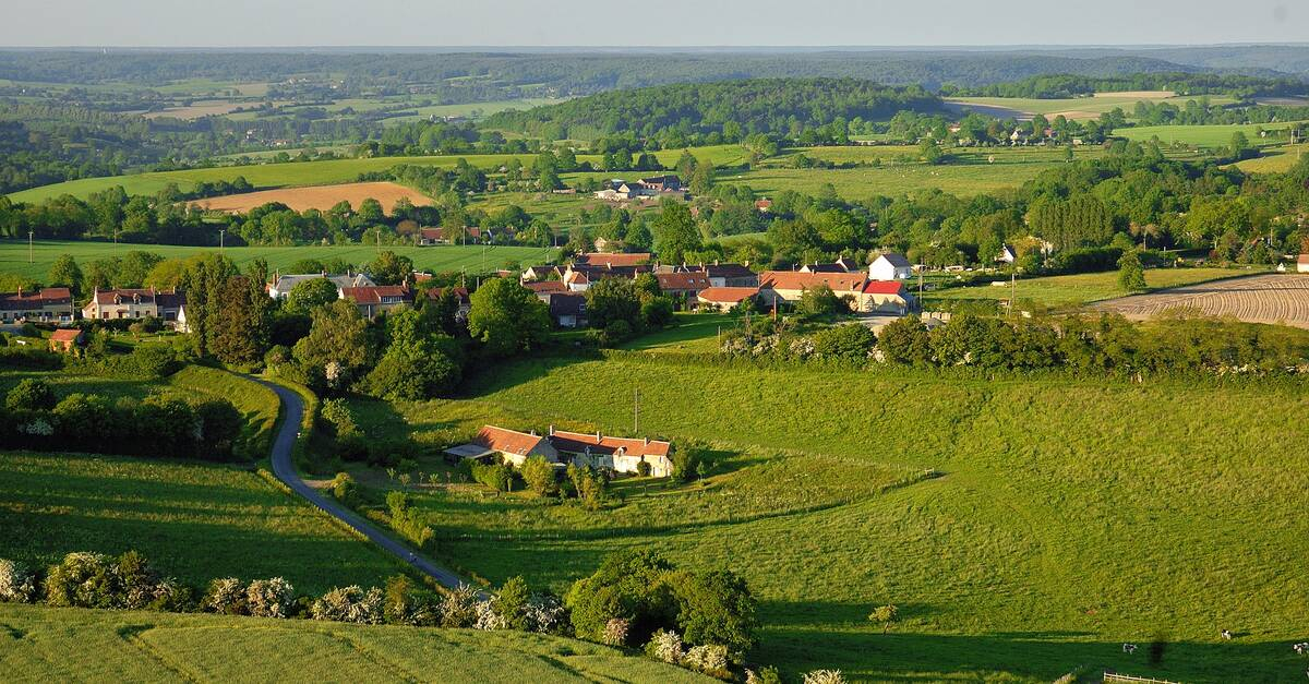 Day 3: From Chartres to Arcisses, through the Royal Valley (55 km) – Paris to Alençon by bike