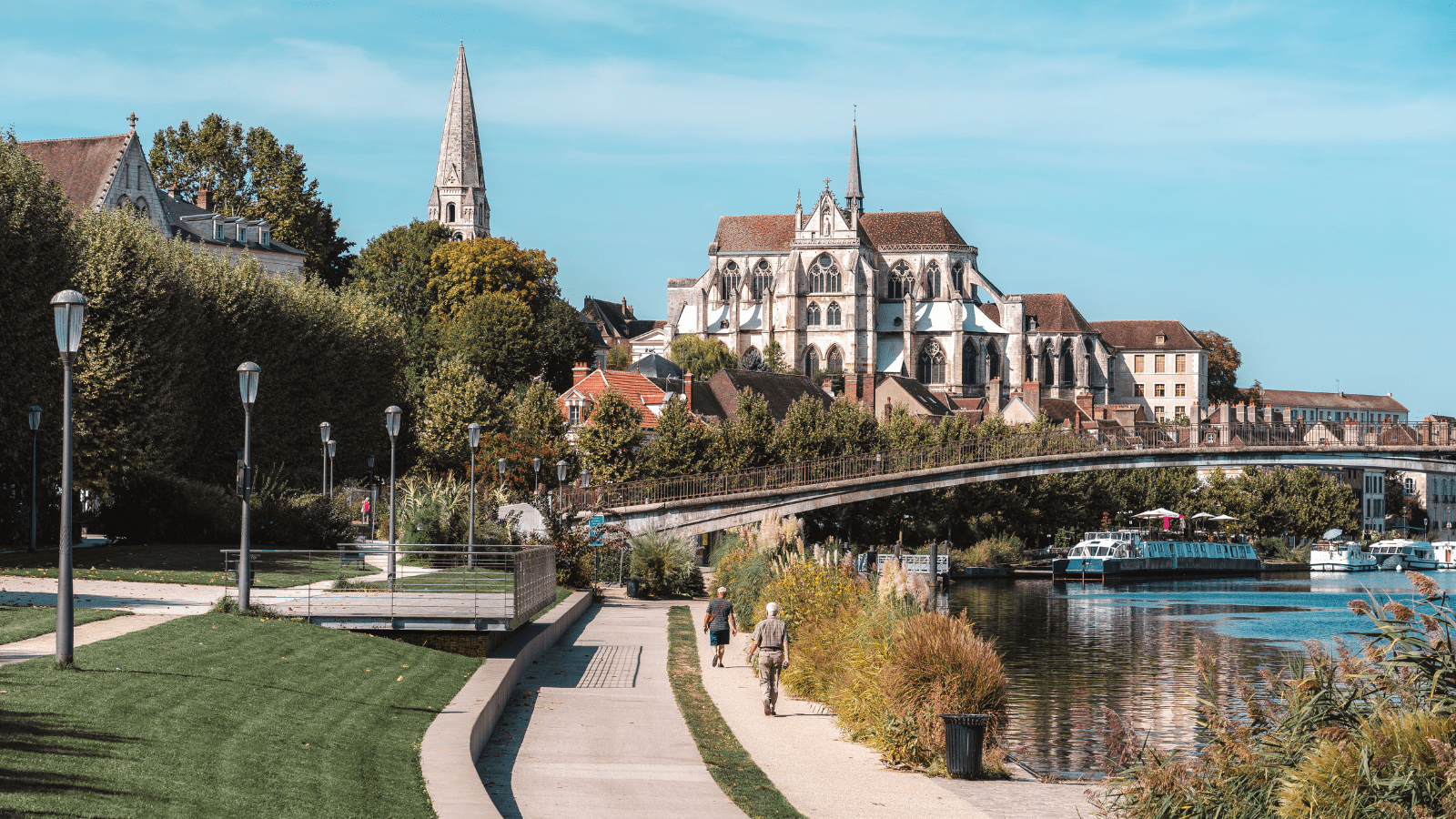 Day 3: From Sens to Auxerre, an escape between vineyards and history (72km)