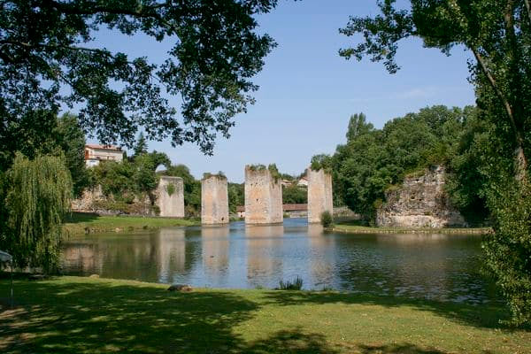 Day 11: From Châtellerault to Lussac-les-Châteaux: A Journey Through History and Nature (58km)