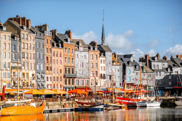 Day 7: From Étretat to Honfleur, between cliffs and maritime charm (60 km)