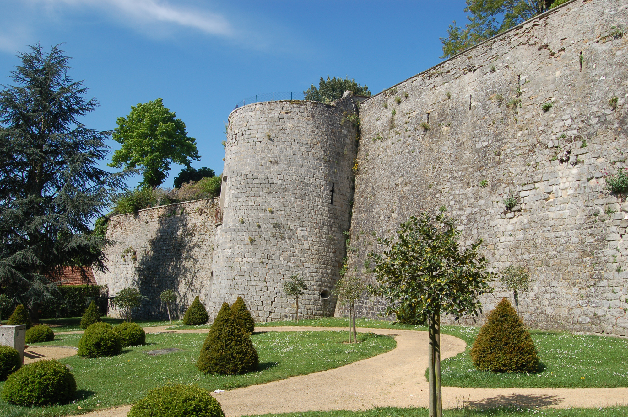 Day 2: From Meaux to Château-Thierry (70 km) along the Marne, the second day of the Paris-Épernay cycling trip.