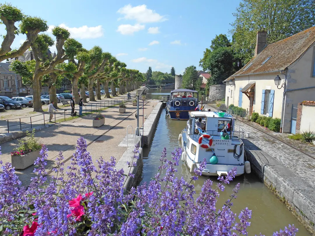 Jour 3 : De Fontainebleau à Montargis, voyage bucolique le long du canal du Loing (64km)