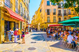 From Avignon to Aix-en-Provence, the penultimate stage of the Paris - Marseille by bike.