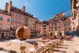 From Beaune to Chalon-sur-Saône, a Bike Escape in the Heart of the Burgundy Vineyards