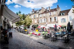 From Paris to Melun, first wheels turning towards the Loire by bike.