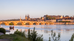 De Orléans à Blois, châteaux et nature sur la Loire à Vélo