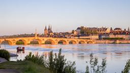 From Orléans to Blois, castles and nature along the Loire by bike.