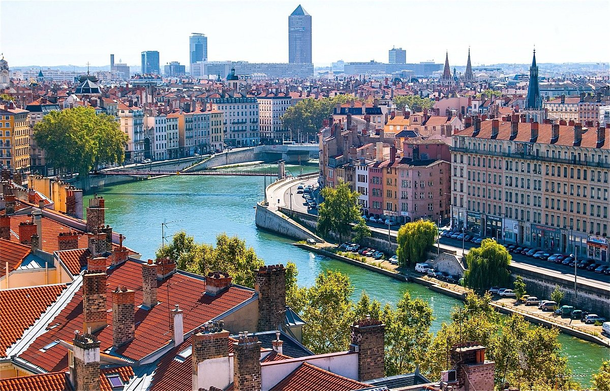 Day 10: Mâcon to Lyon, half of the Paris - Nice cycling route (88km)