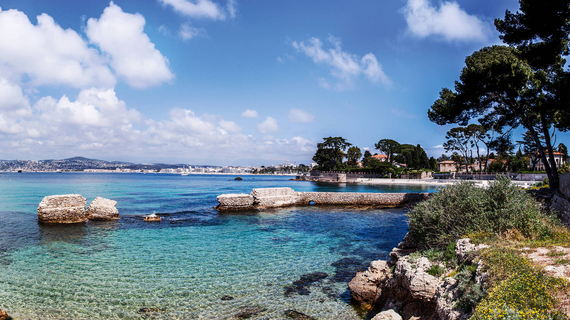 Day 20: From Cannes to Nice, a glamorous escape on the Côte d'Azur (34km)