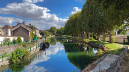 From Melun to Nemours, along the Paris - Tours cycling route