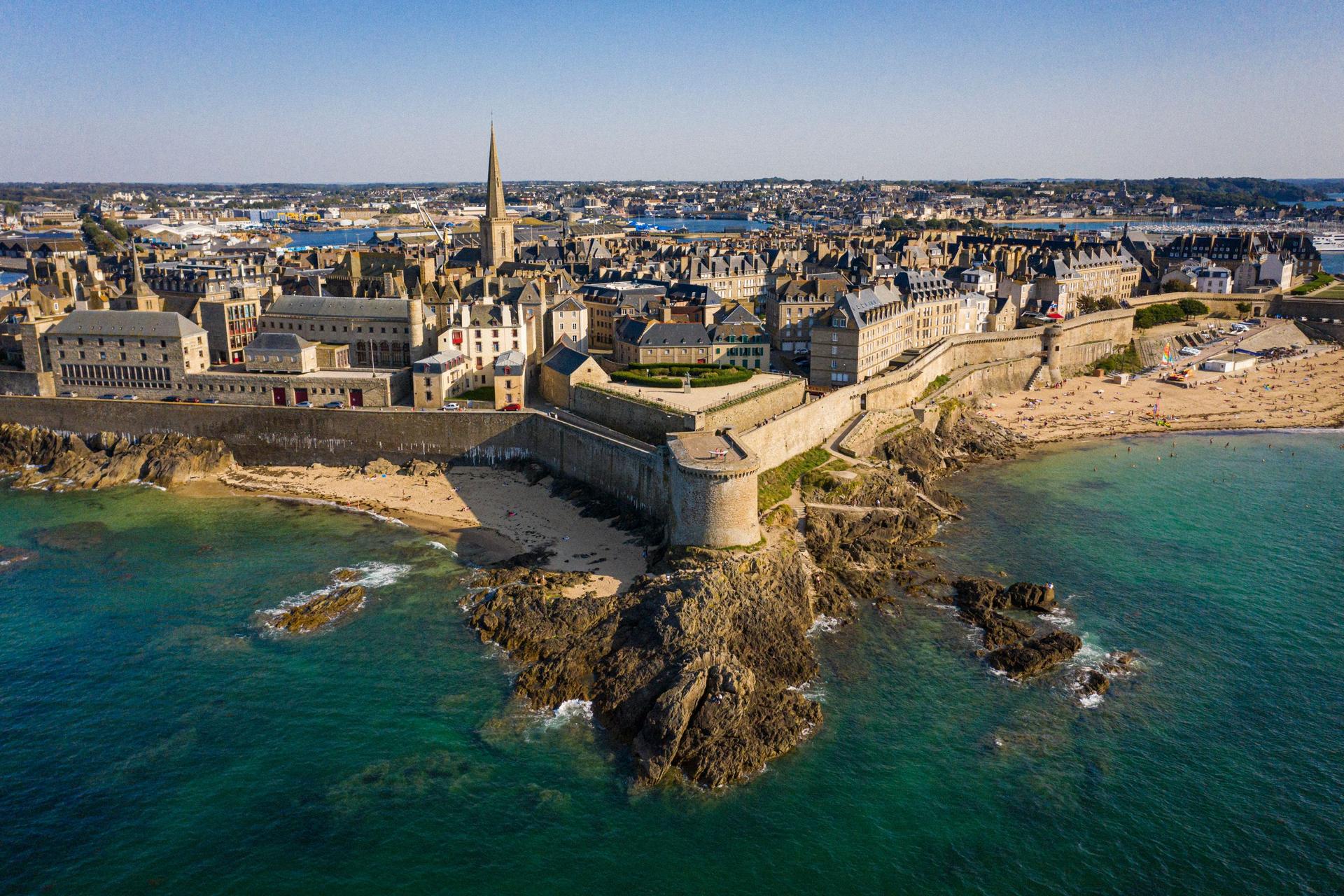 Paris à Saint-Malo à vélo: la Véloscénie & Vélomaritime !