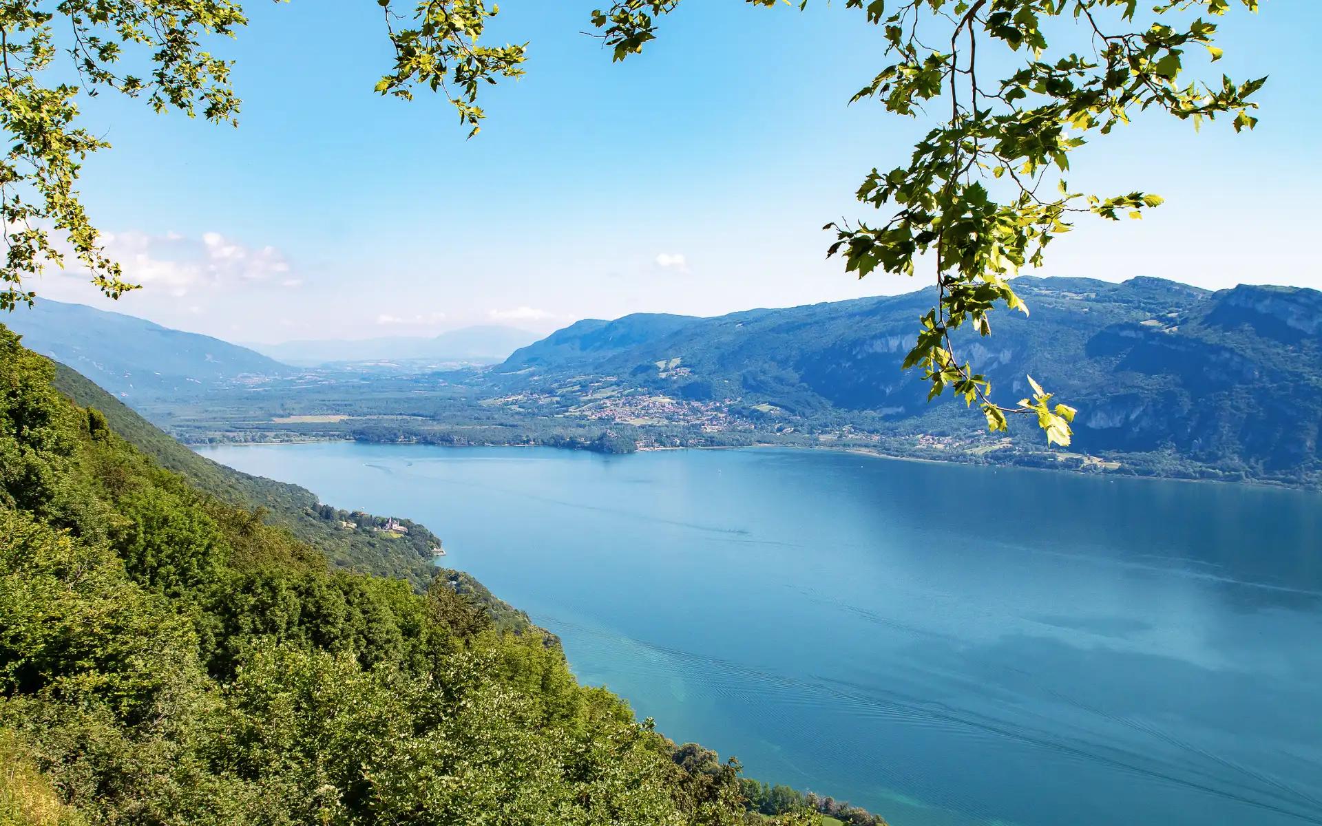 3 Lakes Bike Tour: Annecy, Bourget and Lake Geneva