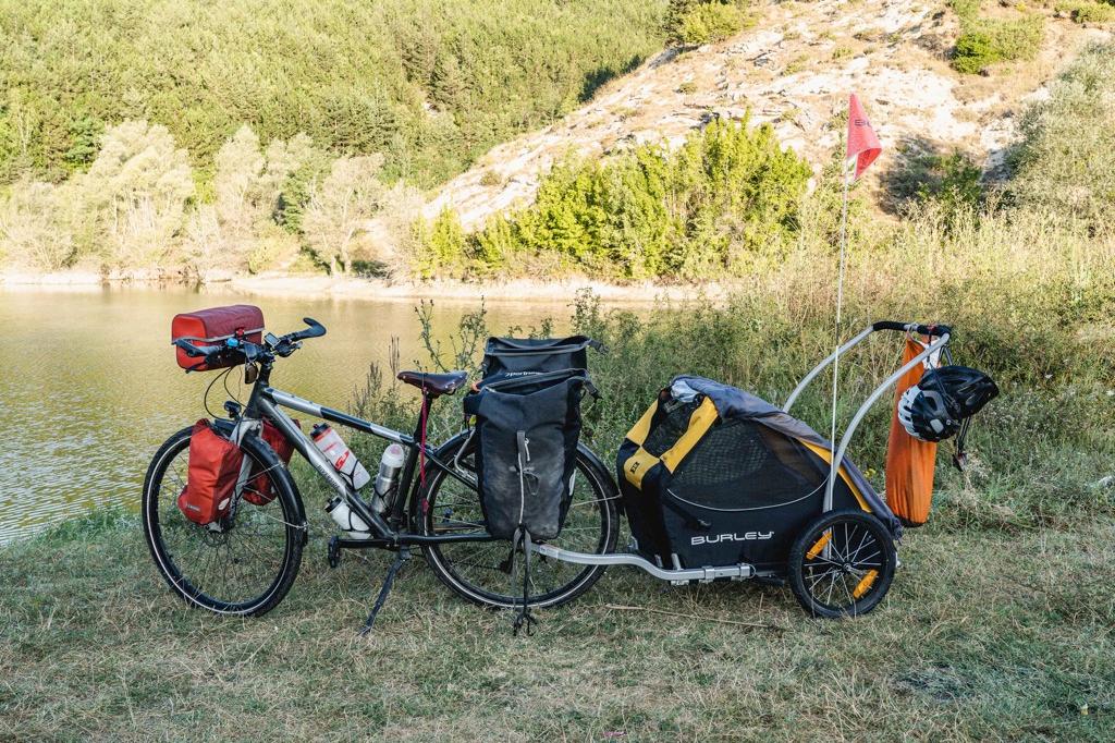 Équipement voyage à vélo : check-list des indispensables