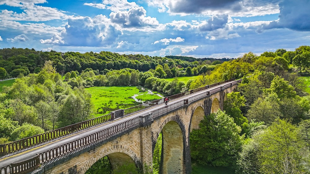 Cover Image for Partez à l’aventure sans voiture : 6 voyages à vélo à découvrir cet été