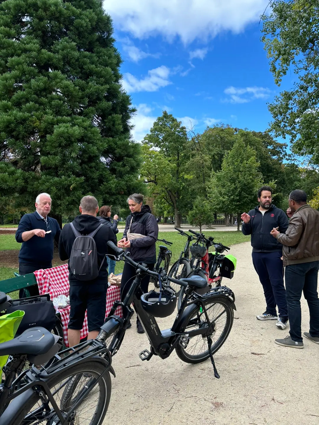 Cover Image for Why choose an organized bike trip rather than going solo?