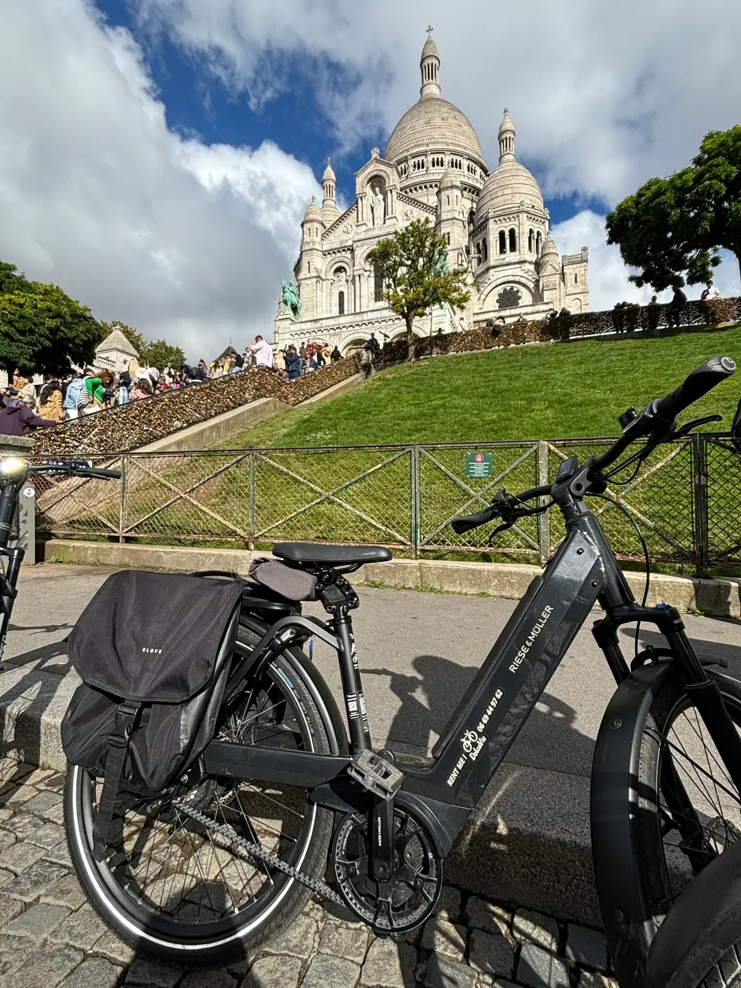 Cover Image for Top 5 bike routes to take in Paris
