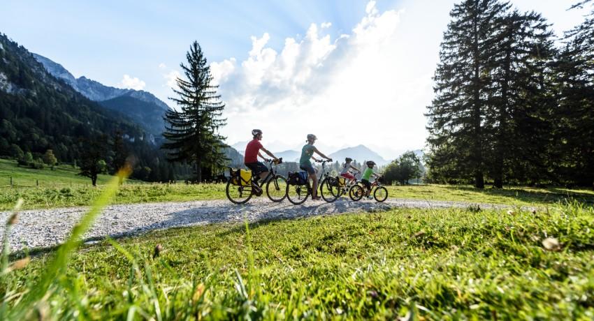 Cover Image for Voyages à vélo organisés : une solution clé en main pour débutants